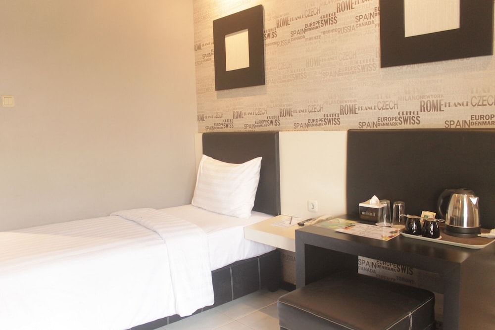 Luminor Hotel Jember (ex Panorama Hotel) 26/65
