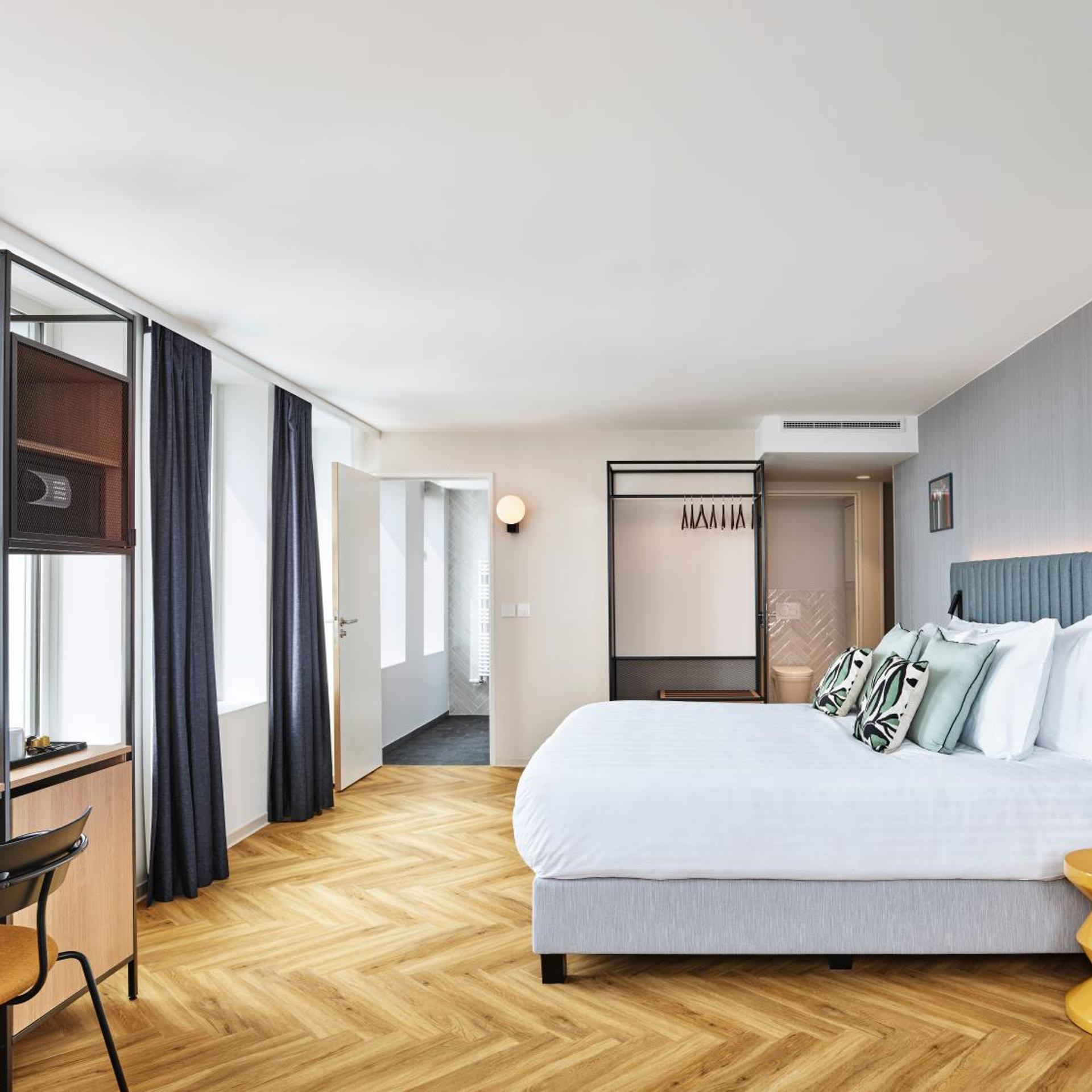 Junior Suite, Eiffel View