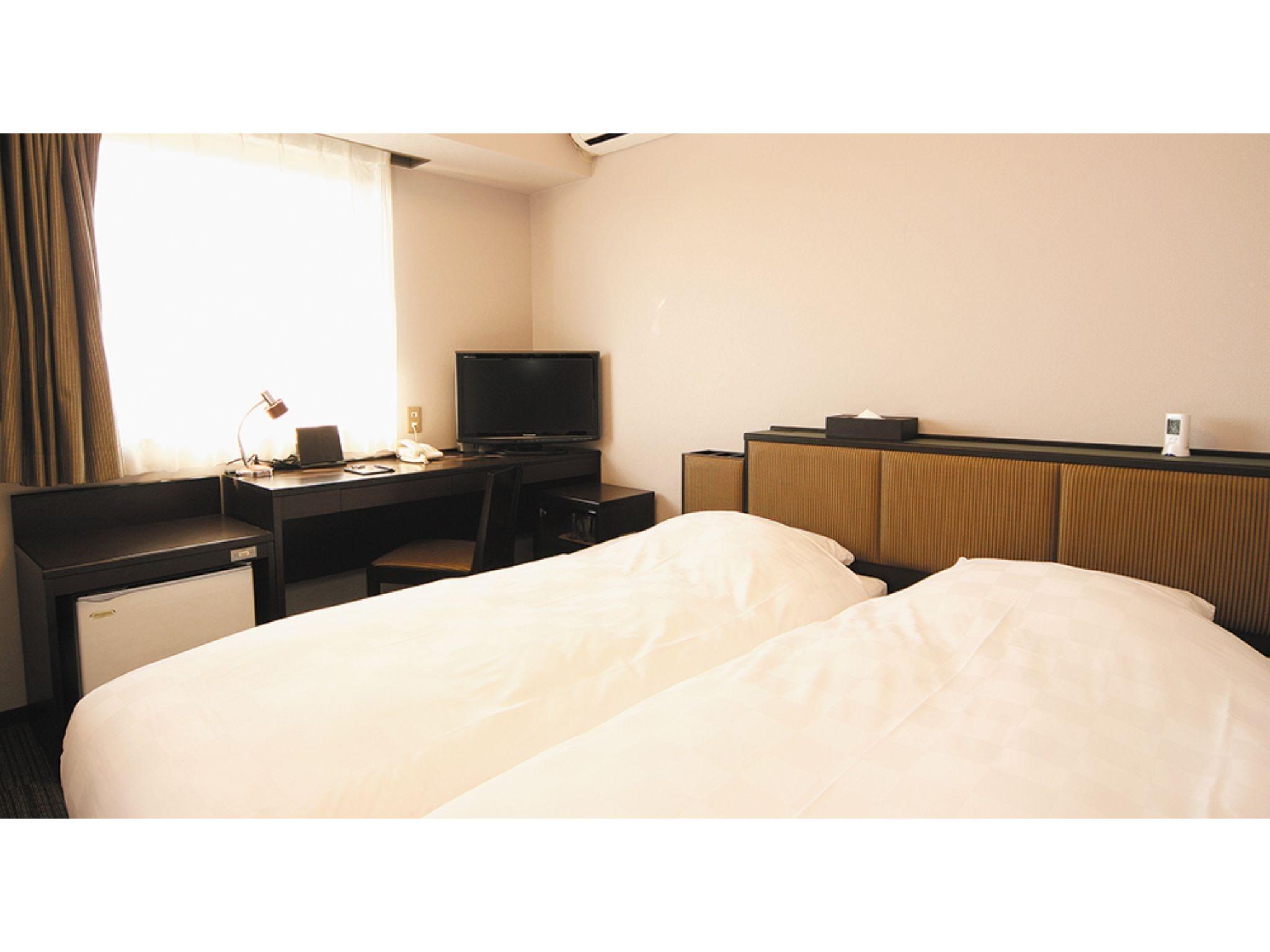 Bi, Economy, Twin Beds, Smoking