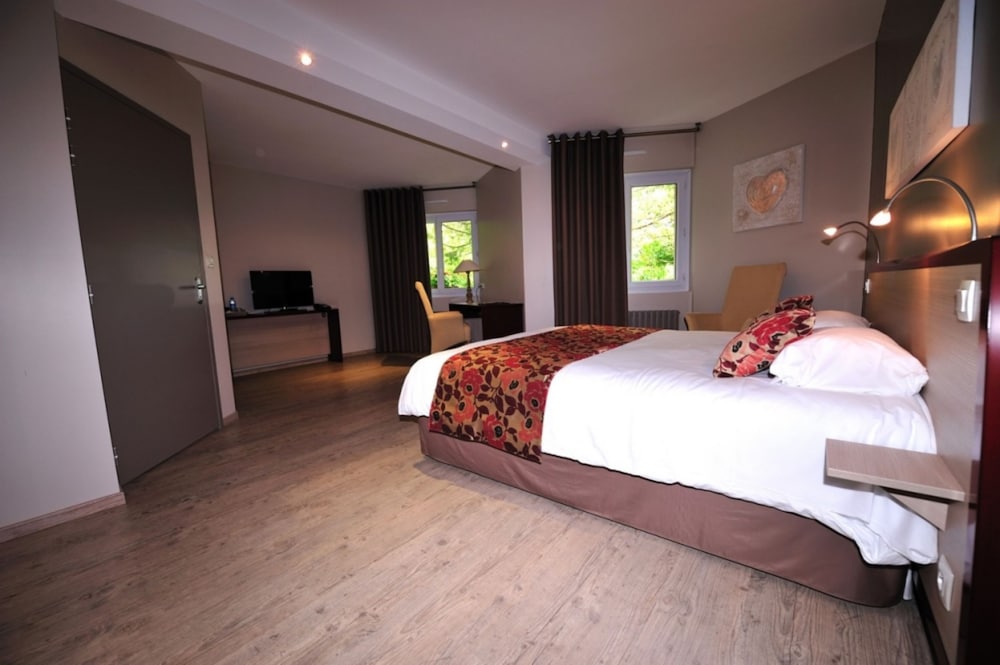 Hotel Causse Comtal 10/84