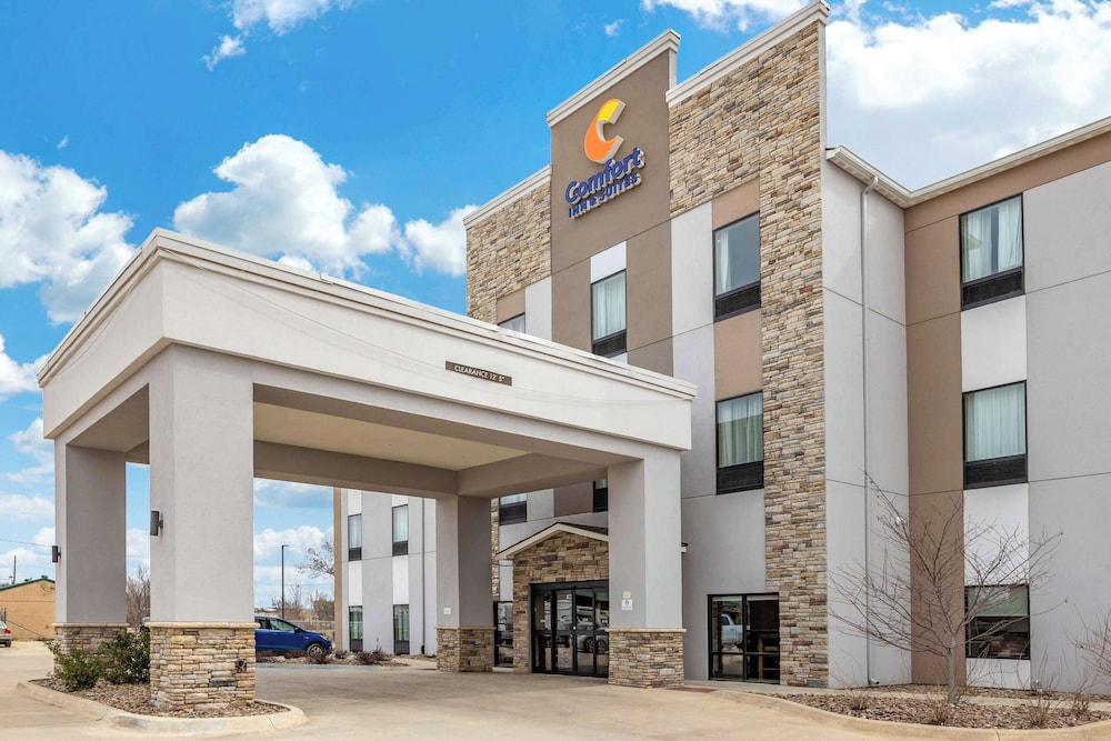 Comfort Inn & Suites Augusta KS 30/31
