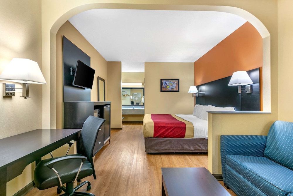 Econo Lodge Northport near University 22/36