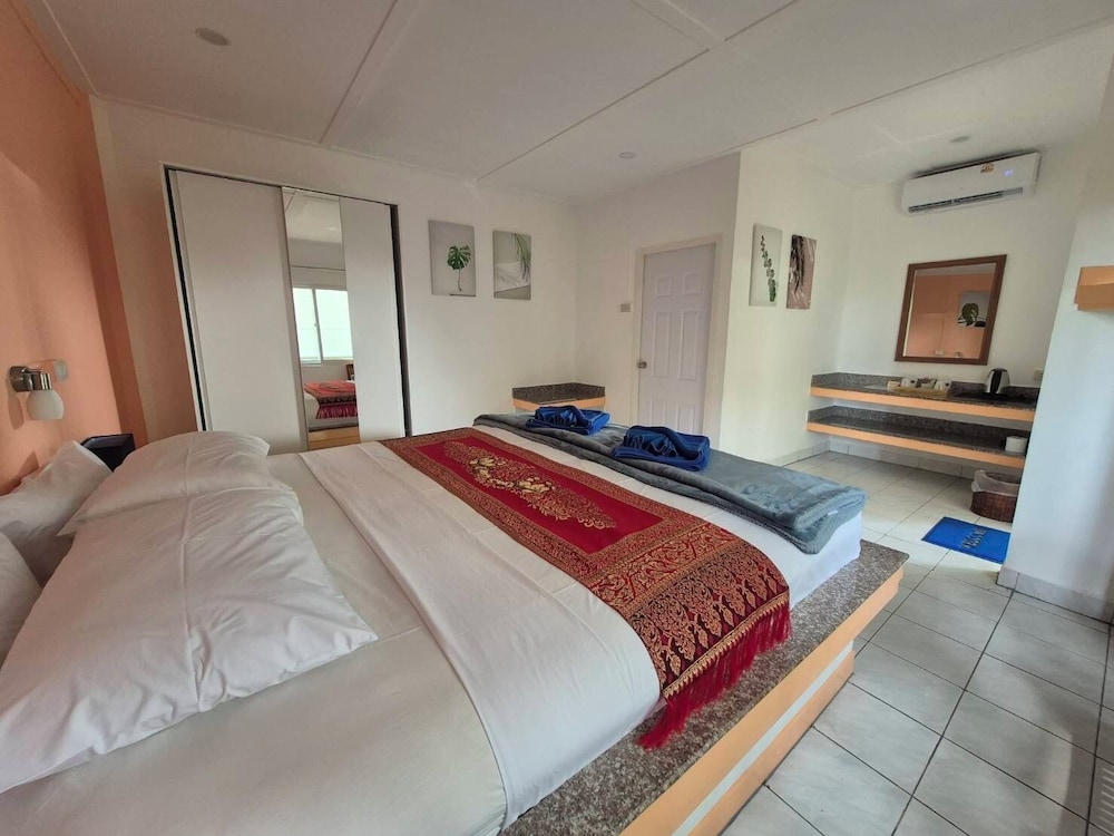 PREMIUM, DELUXE, BUNGALOW