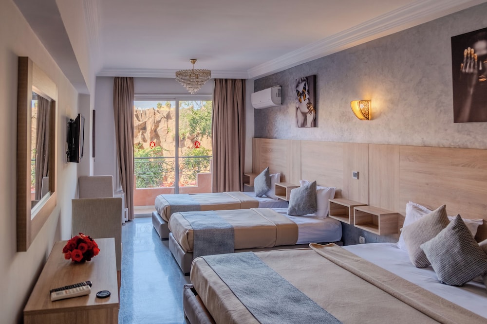 غرفة قياسية ثلاثية، Imperial Holiday Hotel 2/10