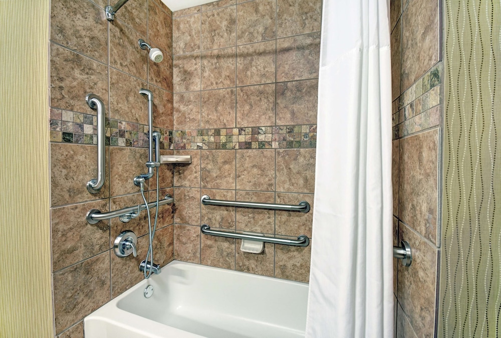 Hampton Inn Beloit 8/56