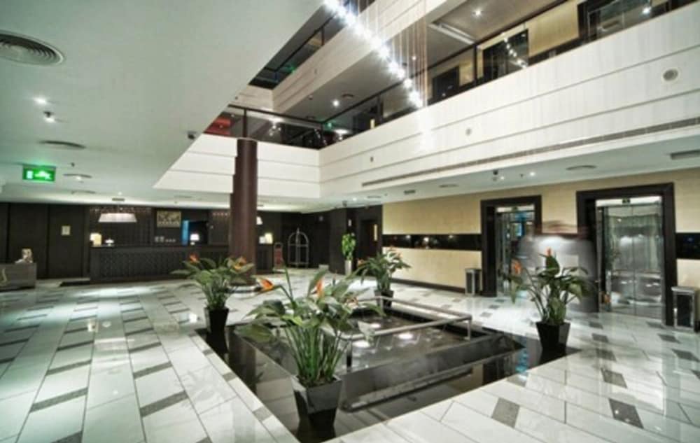 listing card gallery