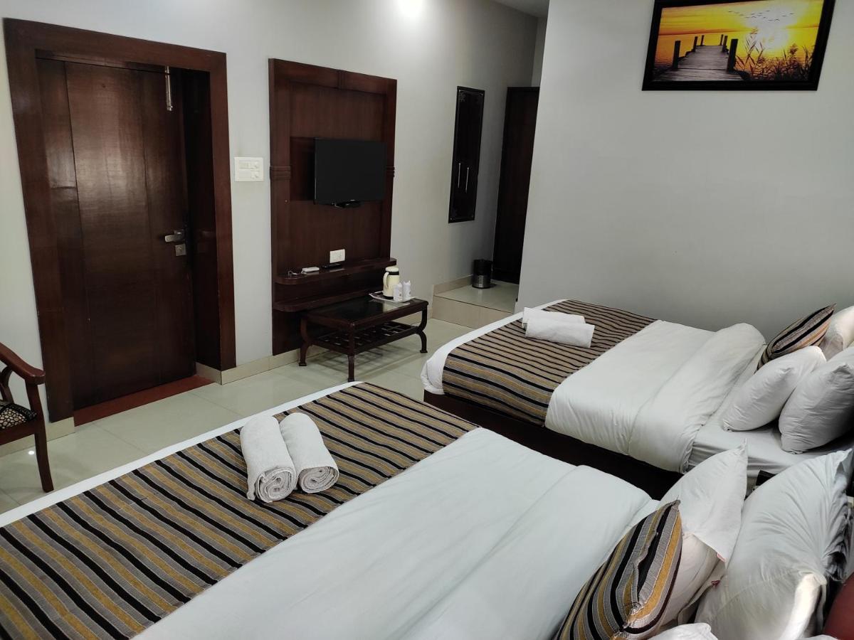 HOTEL KRISHNA JI 28/67