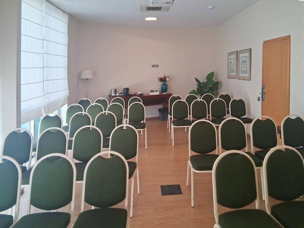 Opohotel Porto Aeroporto 33/48