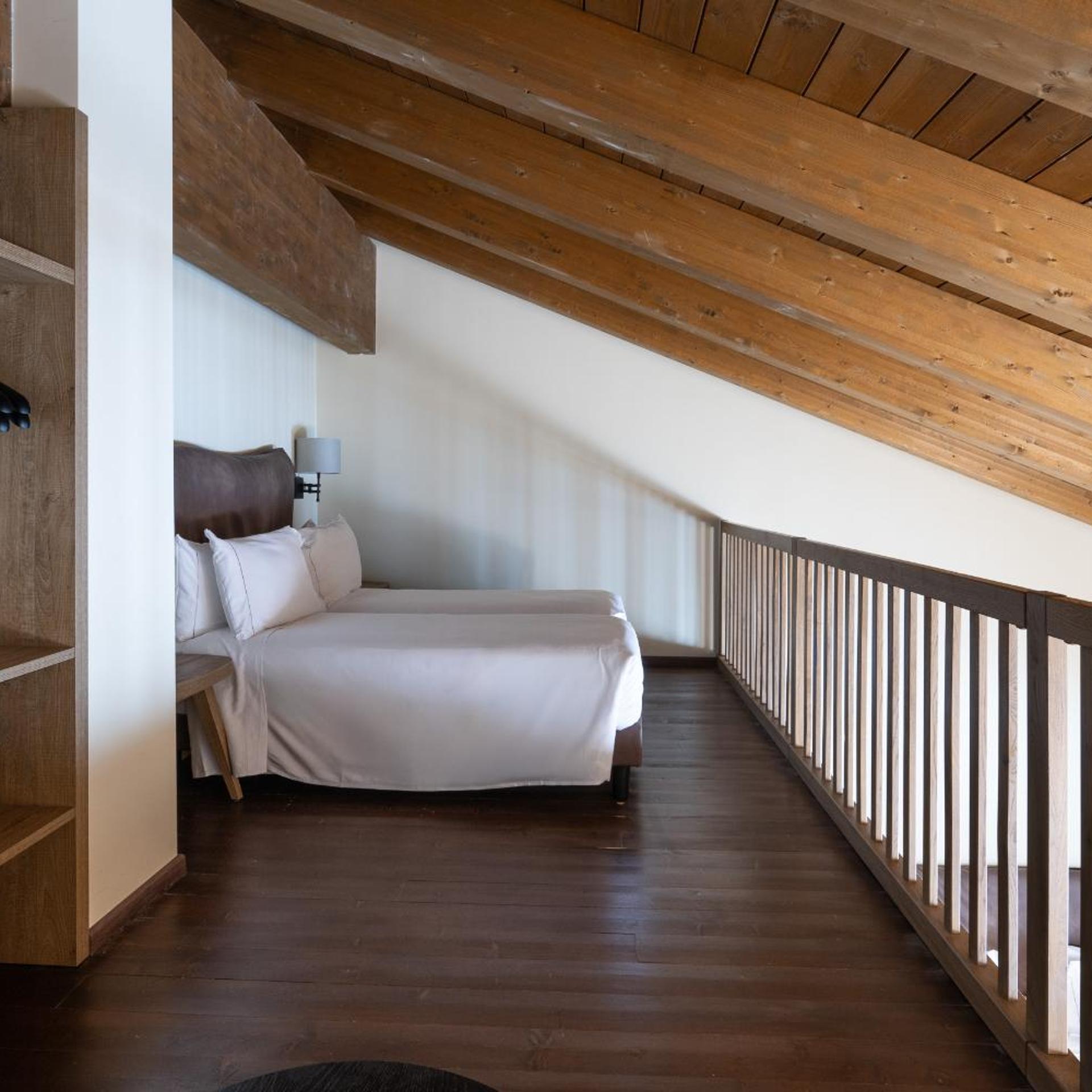 Deluxe, Suite, Two Story