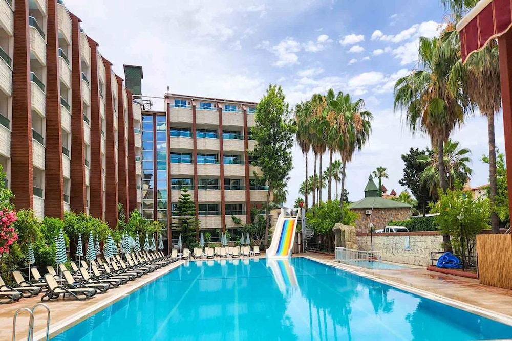 CLUB TESS HOTEL 39/47