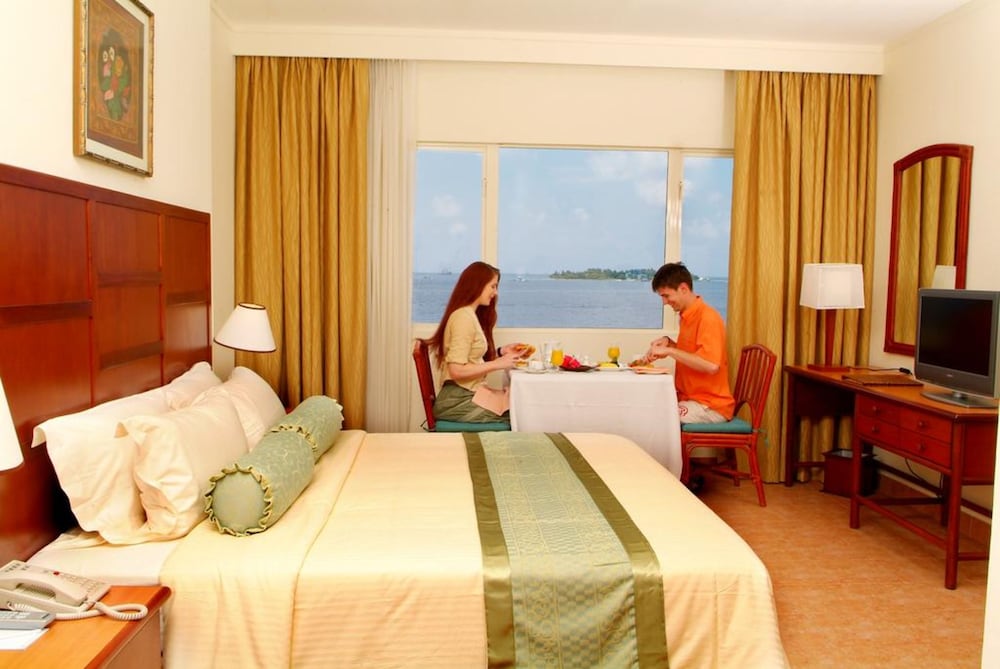 HULHULE ISLAND HOTEL 16/55