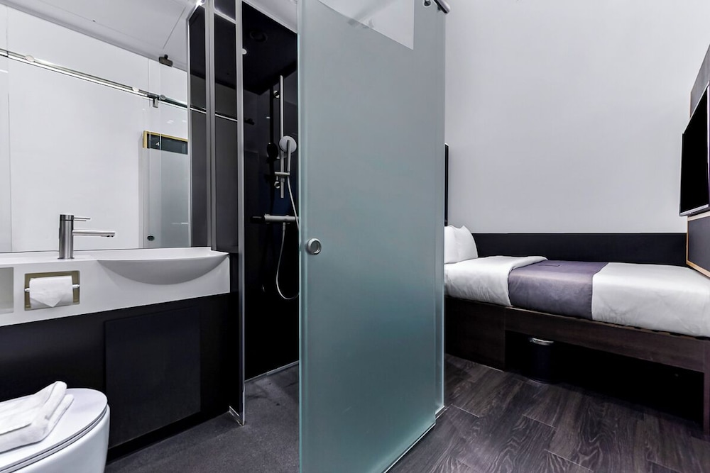 The Z Hotel Holborn 50/50