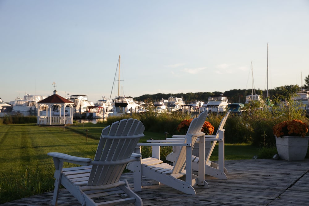 The Weathervane Inn 48/65