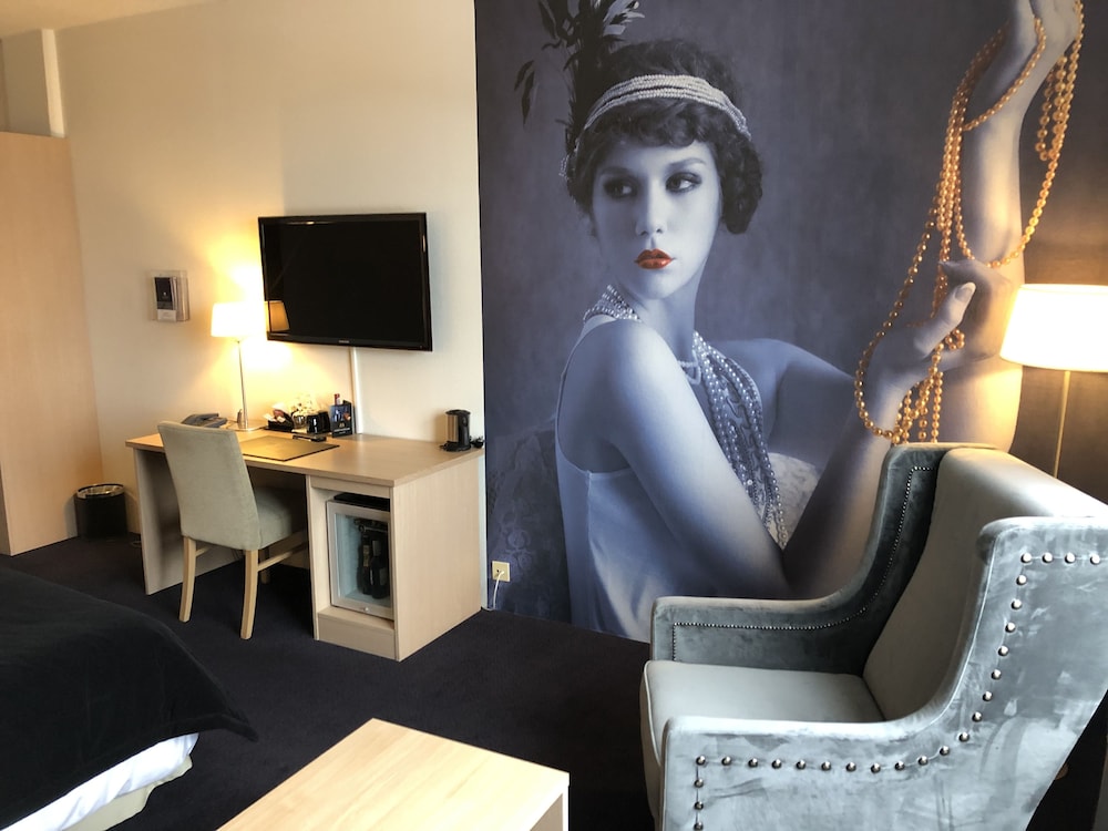 Grand Hotel Asgardstrand 68/76