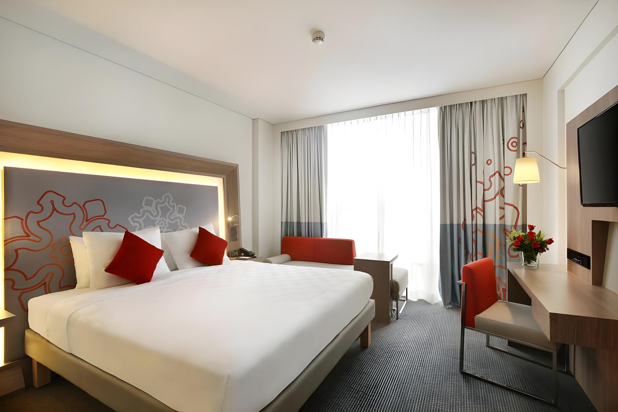 PREMIER, EXECUTIVE, KING BED