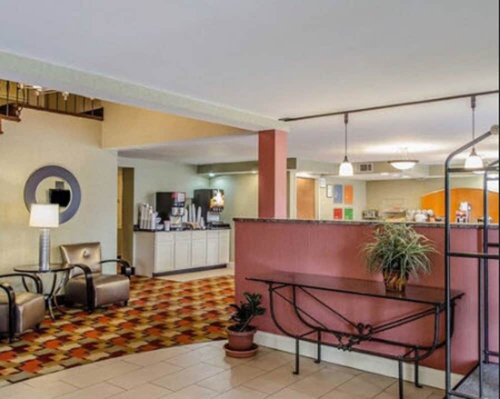 Baymont By Wyndham Harrisburg 28/41