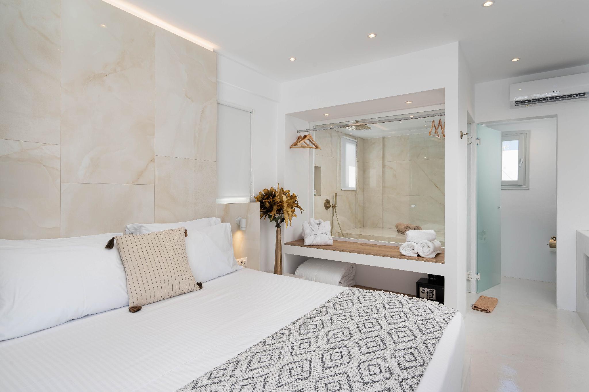 Cave, Suite, Private Sauna, Hot Tub