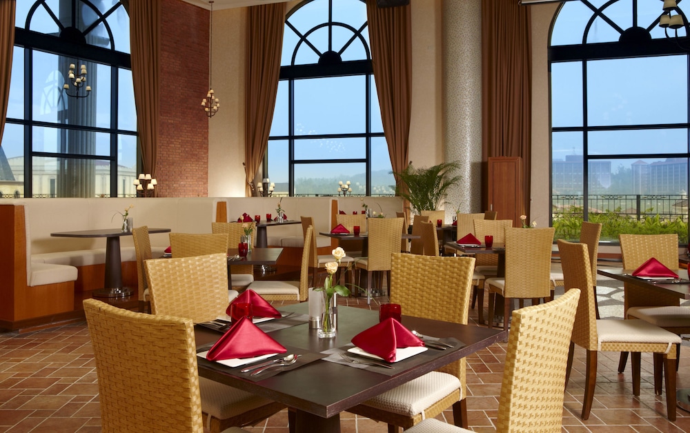 E-Da Royal Hotel 52/66