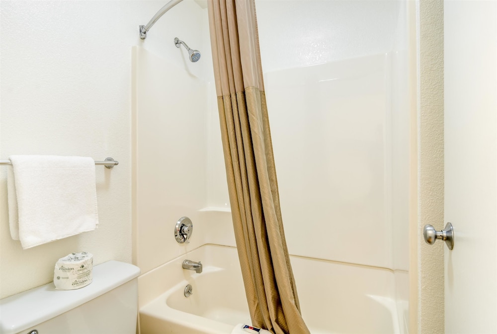 Motel6 Schiller Park, IL - Chicago O'Hare 26/48