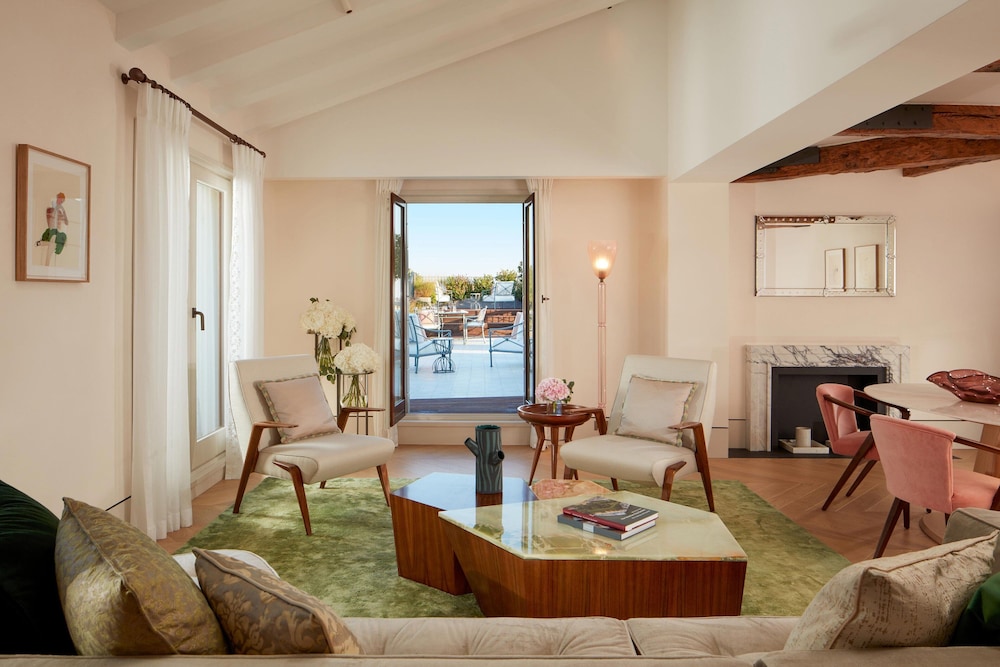 The St. Regis Venice 48/70