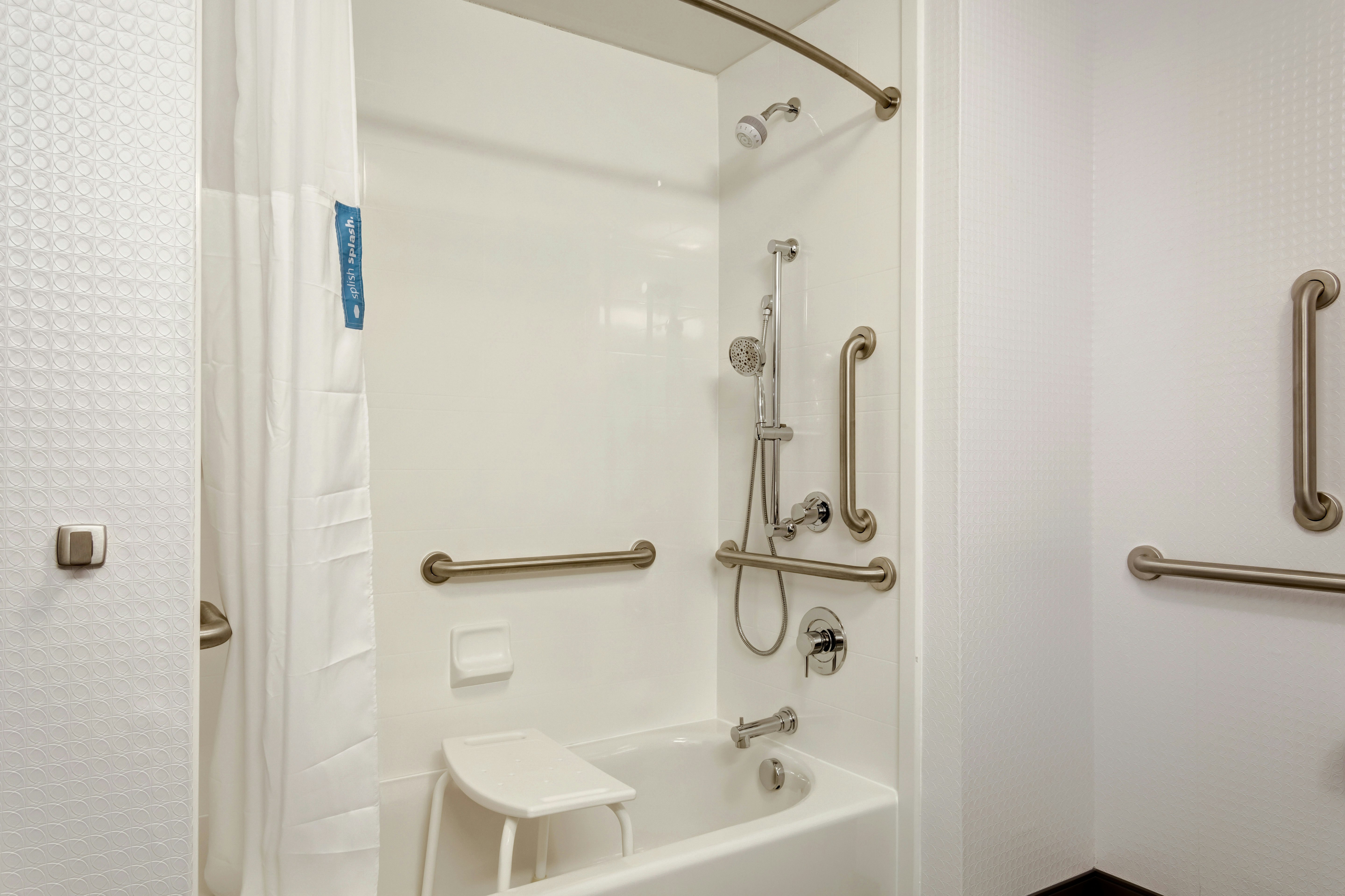Hampton Inn St. Louis Wentzville MO 56/57