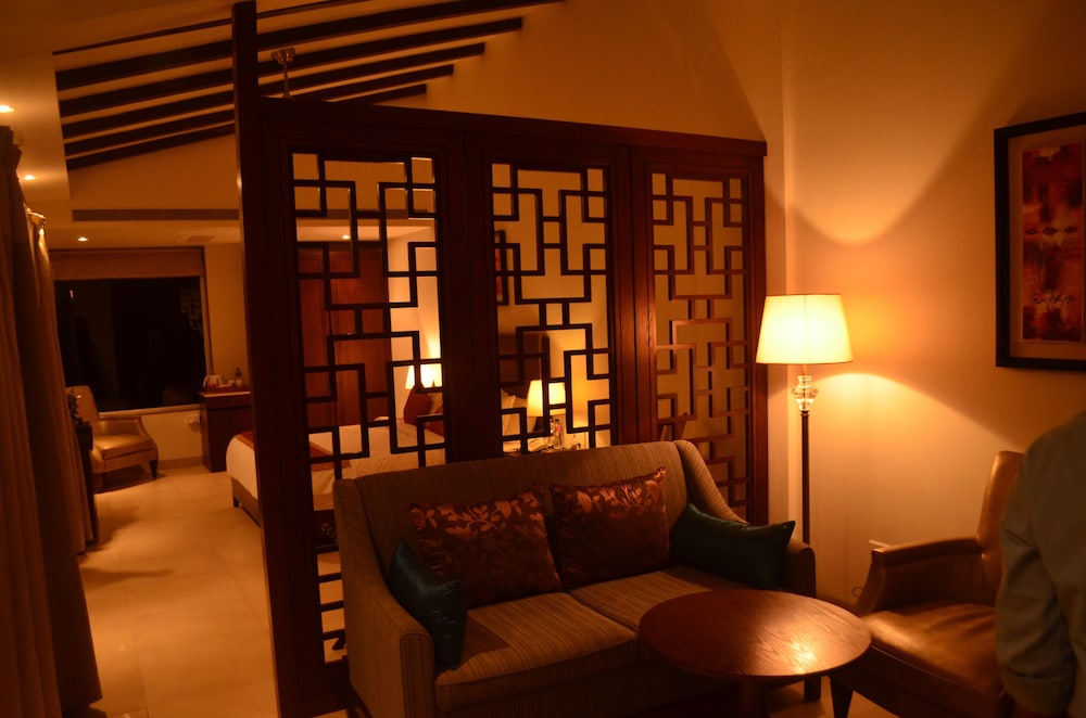 Lemon Tree Hotel Candolim Goa 15/25