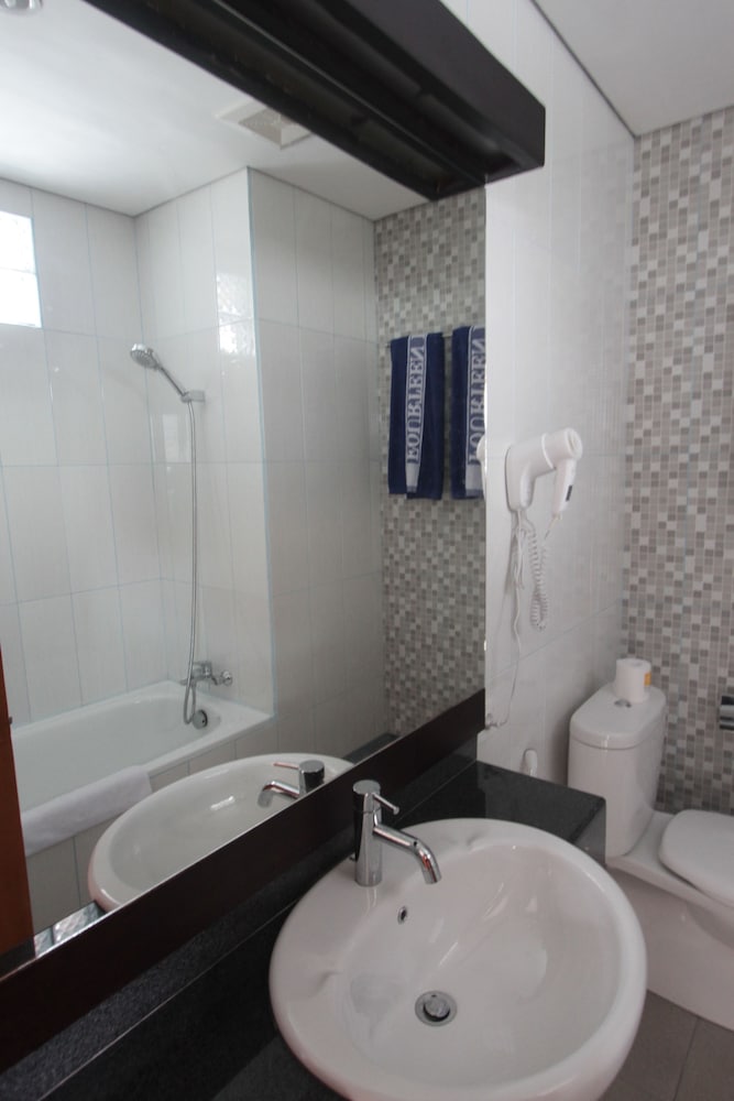 Fourteen Roses Boutique Hotel and Spa 60/61