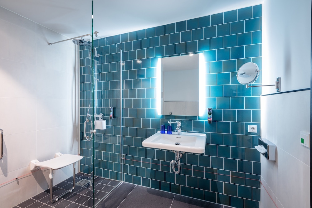 Holiday Inn - the niu, Fender Amsterdam by IHG 11/64