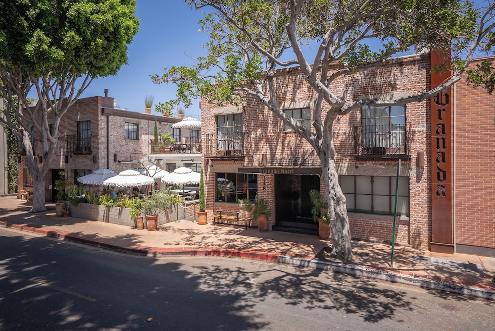 Granada Hotel Bistro 56/58