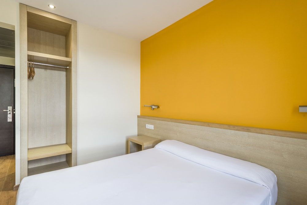 280 Hotel Formerly Premiere Classe Zaragoza 280 33/54