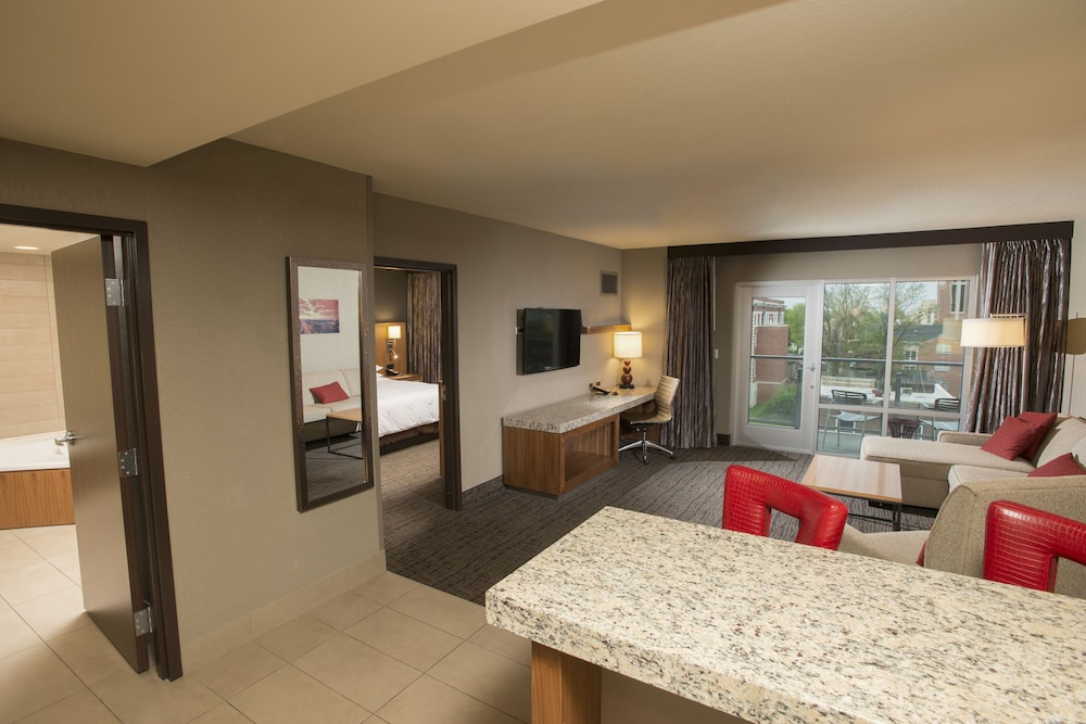 The Broadway Columbia A Doubletree By Hilton 12/41