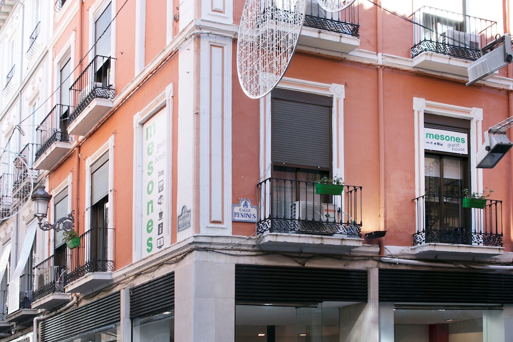 Pension Mesones 2/40
