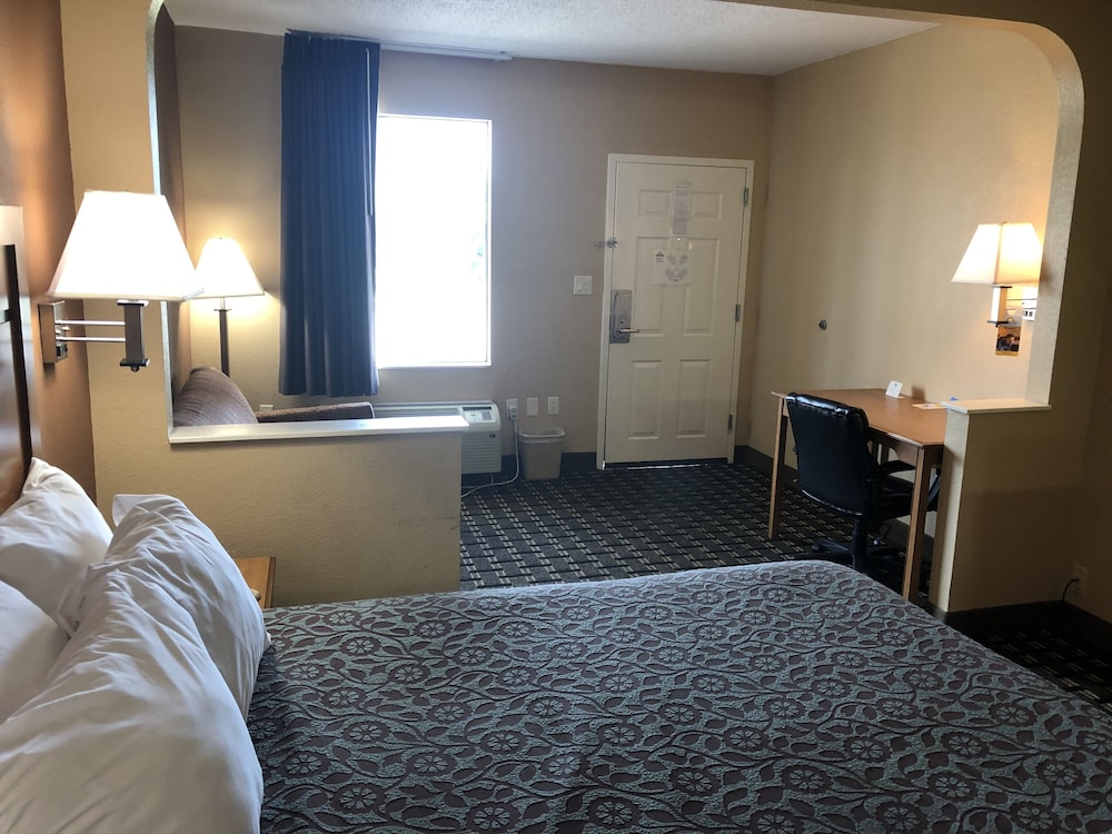 Days Inn By Wyndham Columbus 36/54
