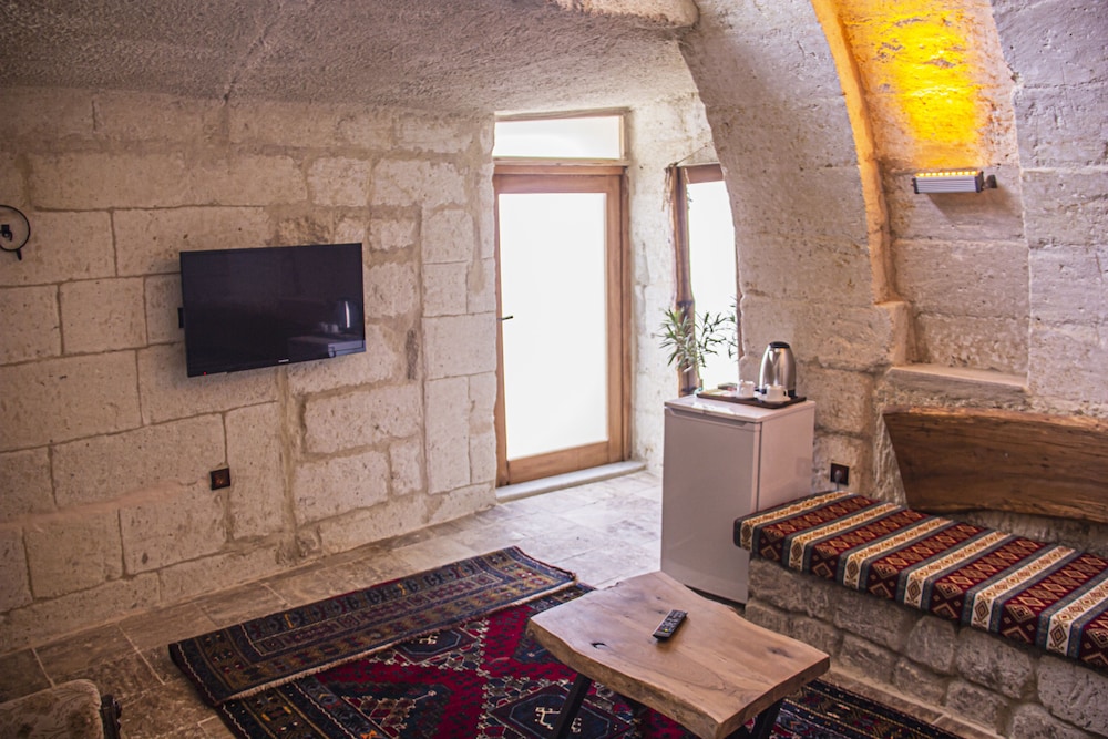 Junior Ottoman Cave 31/41