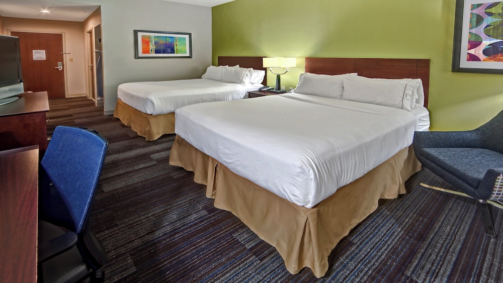 Holiday Inn Express Hotel Suites Cookeville 20/73