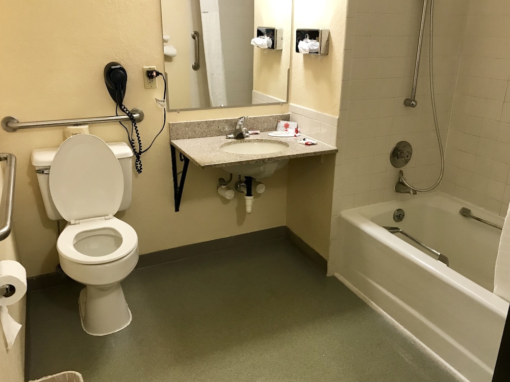 Super 8 By Wyndham Independence Kansas City 12/55