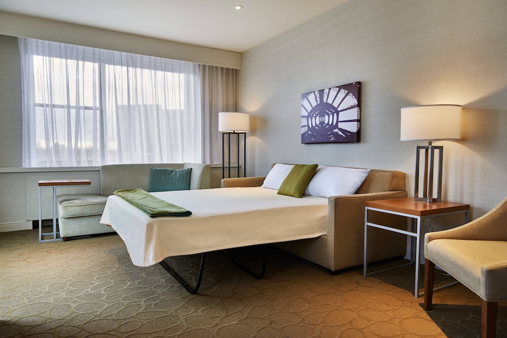 Delta Hotels By Marriott Dartmouth 13/43