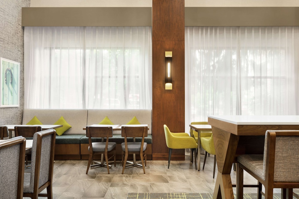 Hampton Inn & Suites Tacoma/Puyallup 41/56