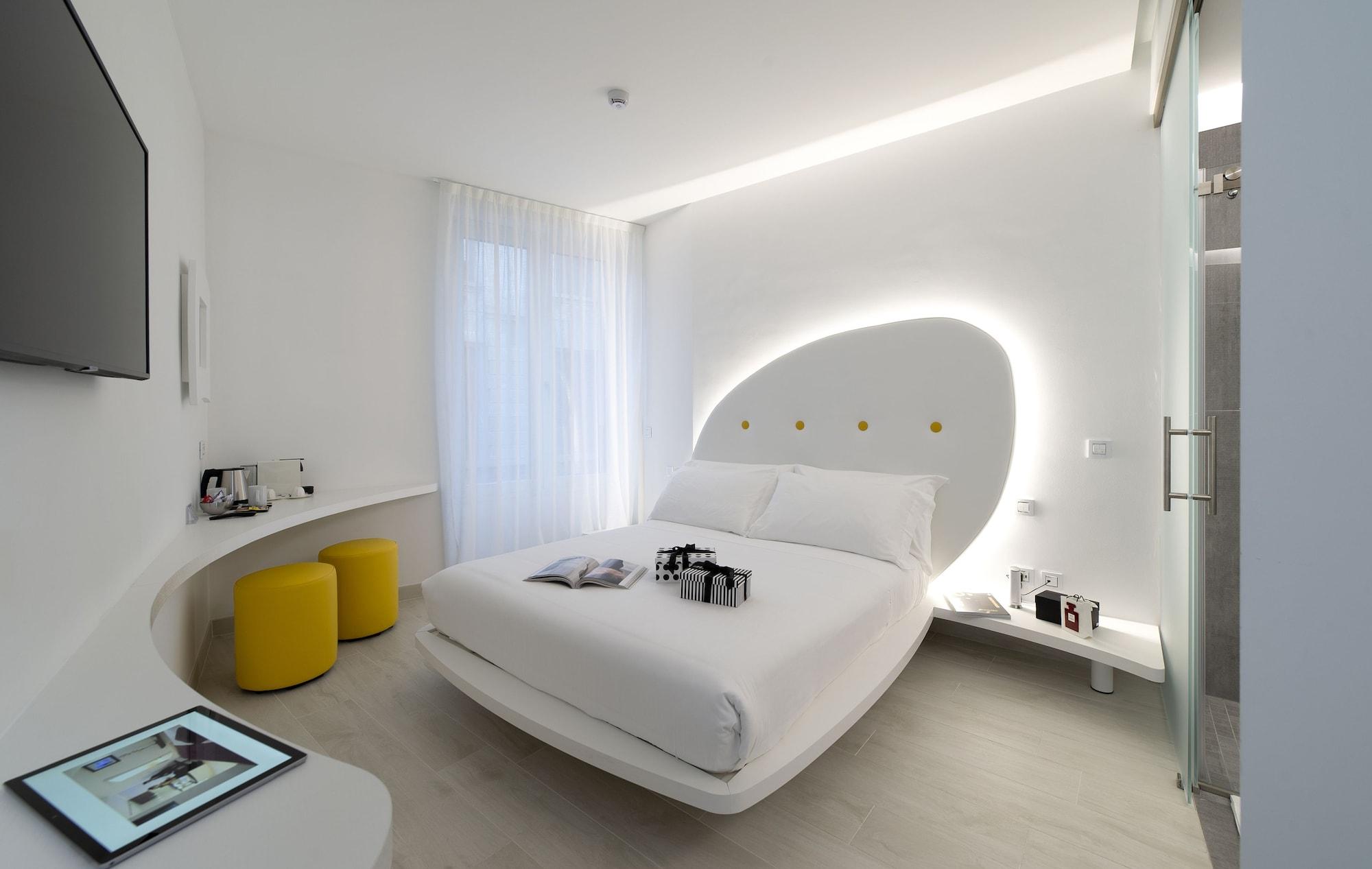 Deluxe, Double Bed