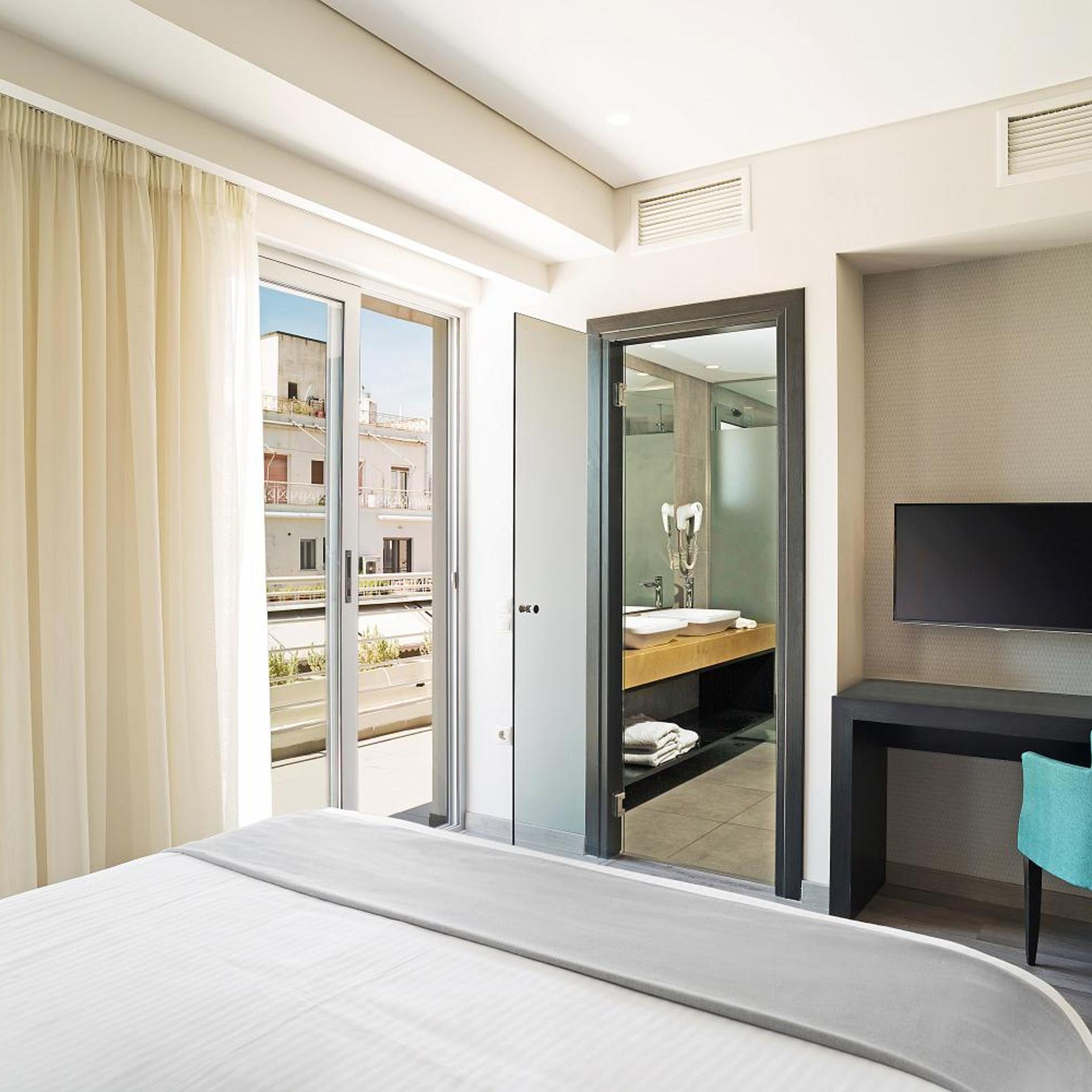 غرفة ديلوكس بسرير مزدوج بشرفة، Lozenge Hotel 6/10