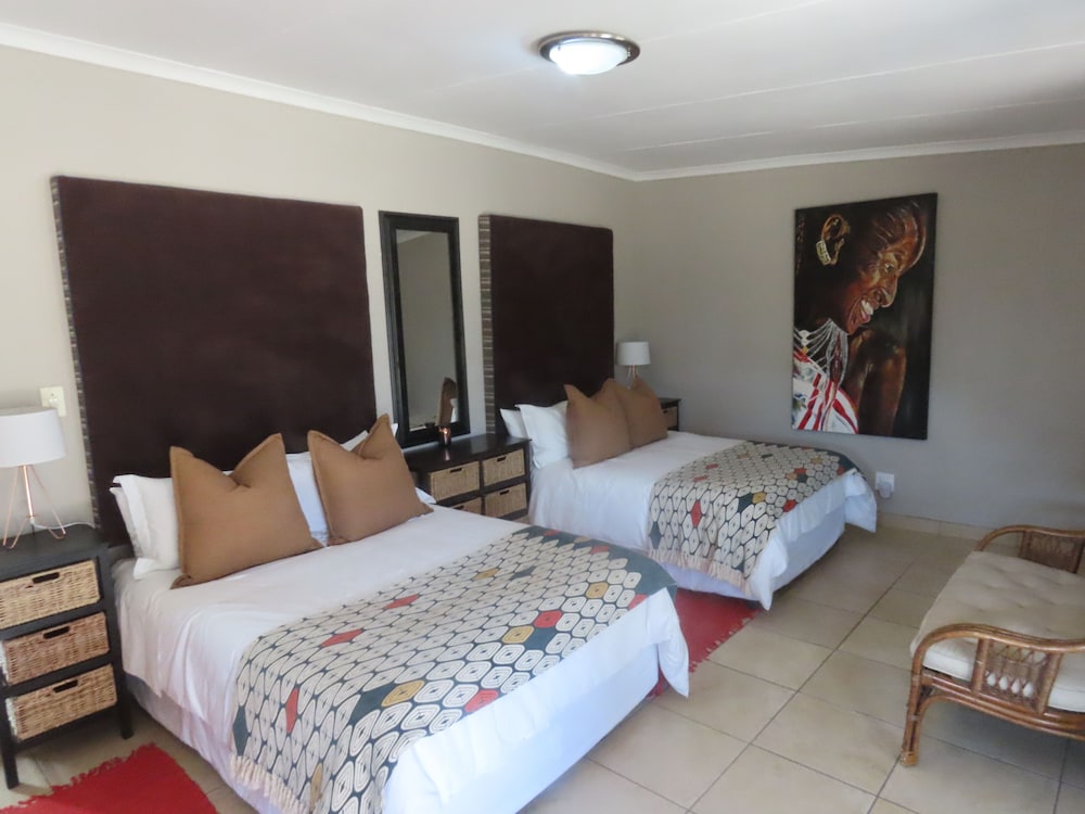 LUXURY, DOUBLE OR TWIN BED, MOUNTAIN VIEW