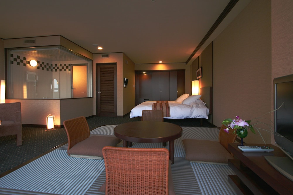 ITO HOTEL JURAKU 40/62