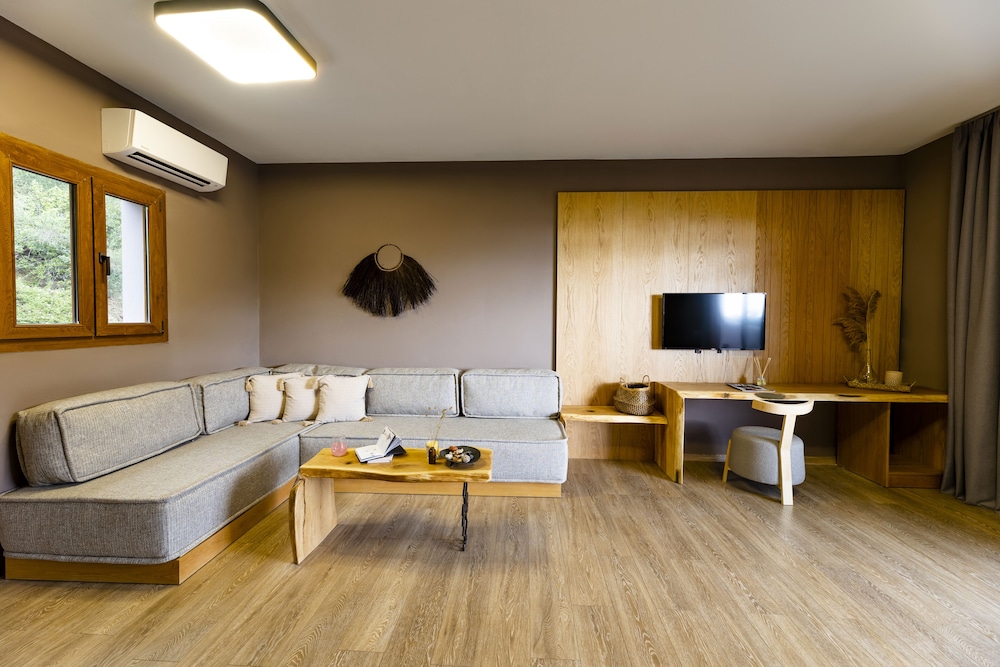 Skiathos Avaton Suites and Villas 48/66
