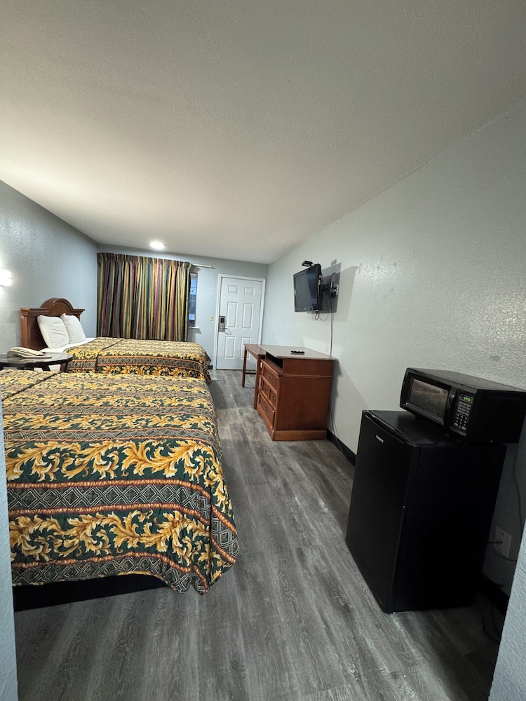 Claremore Motor Inn 23/34