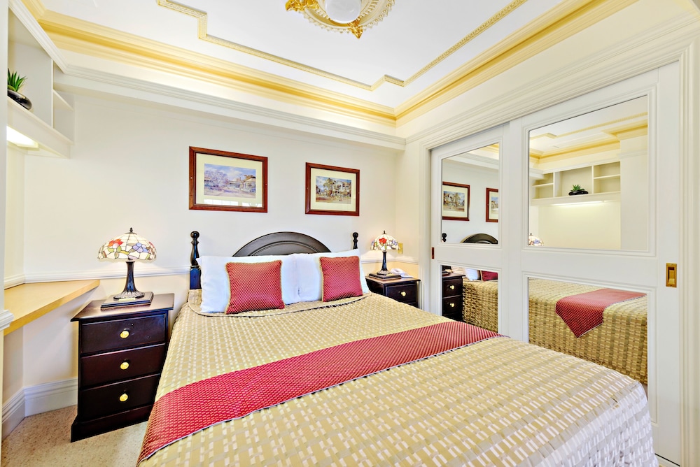 The Charrington Boutique Hotel 11/58