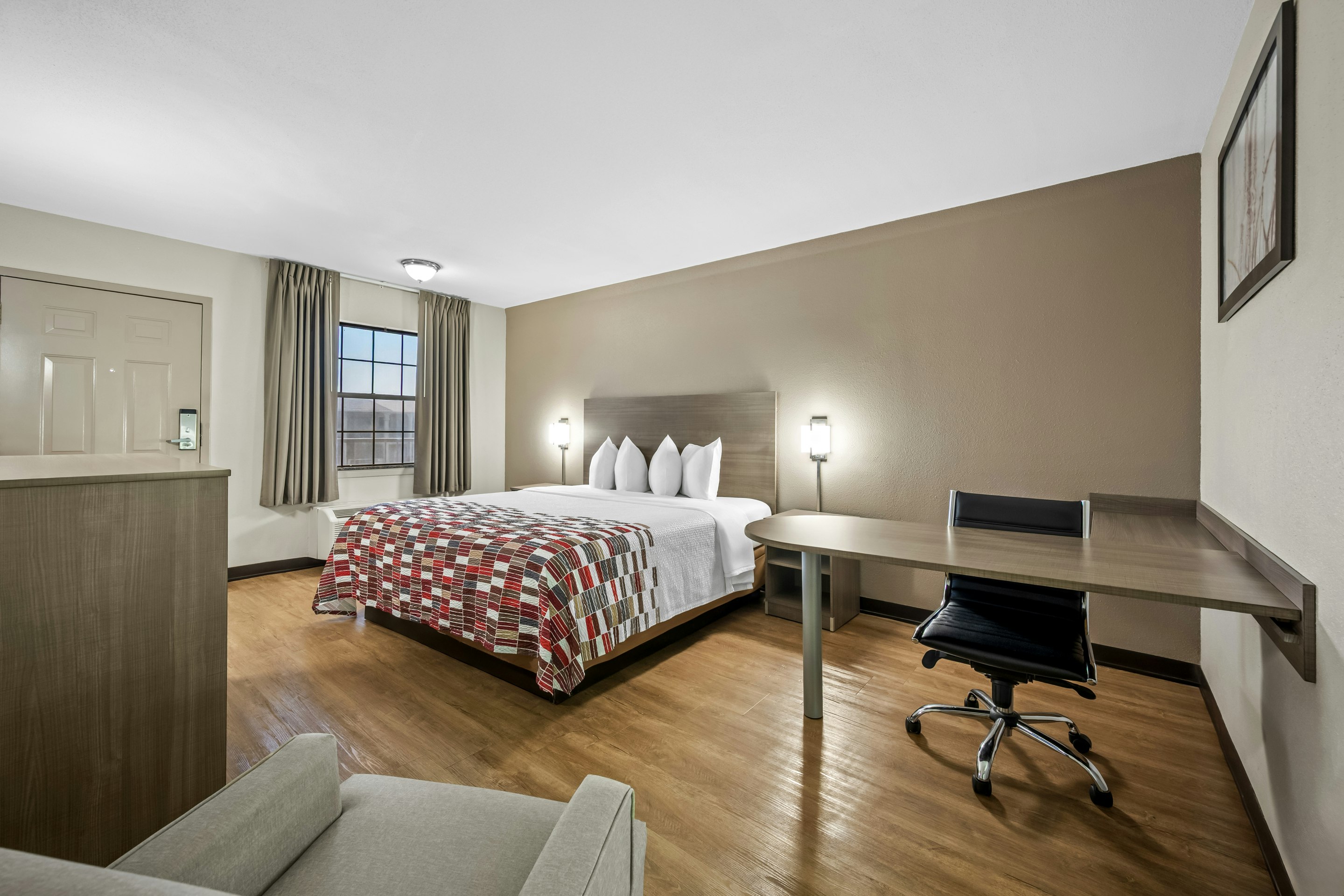 SUPERIOR, KING BED