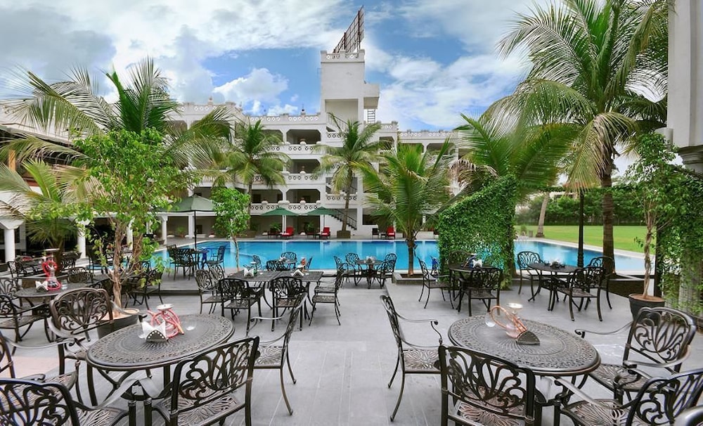 Aarya Grand Hotels Resorts 18/39