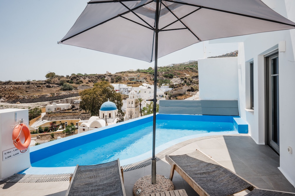 Amphitrite Suites Santorini 62/68