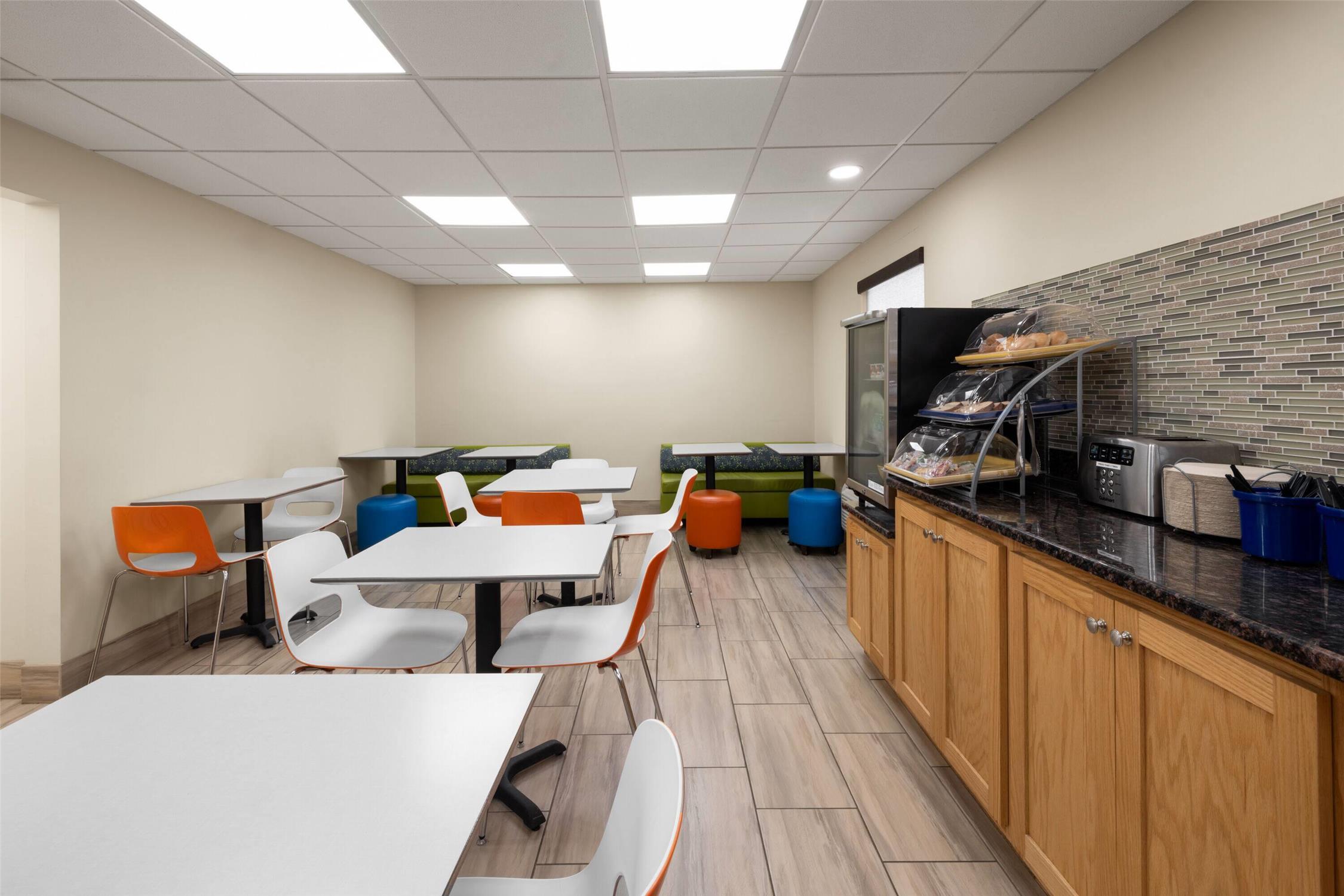 Days Inn by Wyndham Murphy 40/45