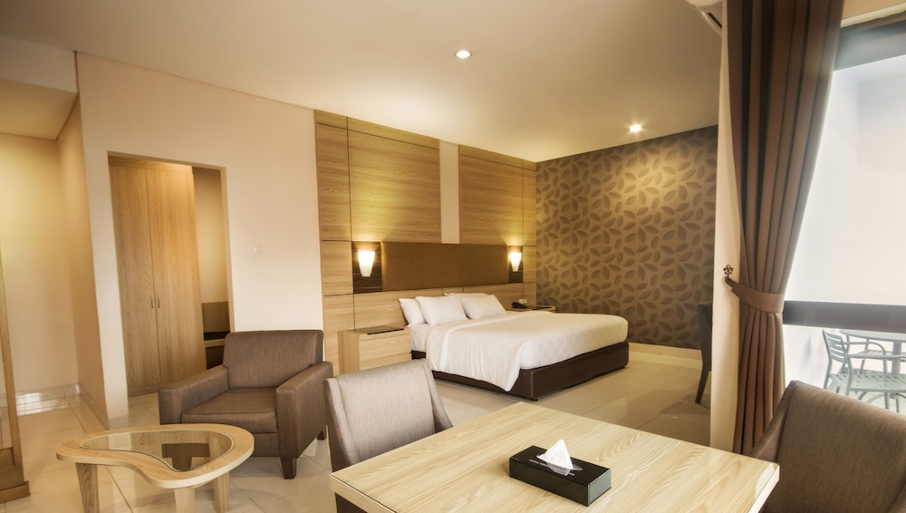 Hotel Gren Alia Jakarta 6/23